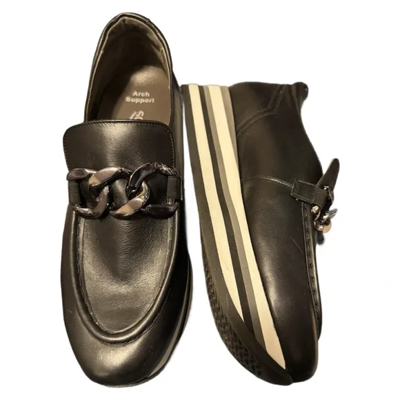 SOFTWAVES Black Leather Loafers with Chain Accent – Size 40 - Picture 2 of 5